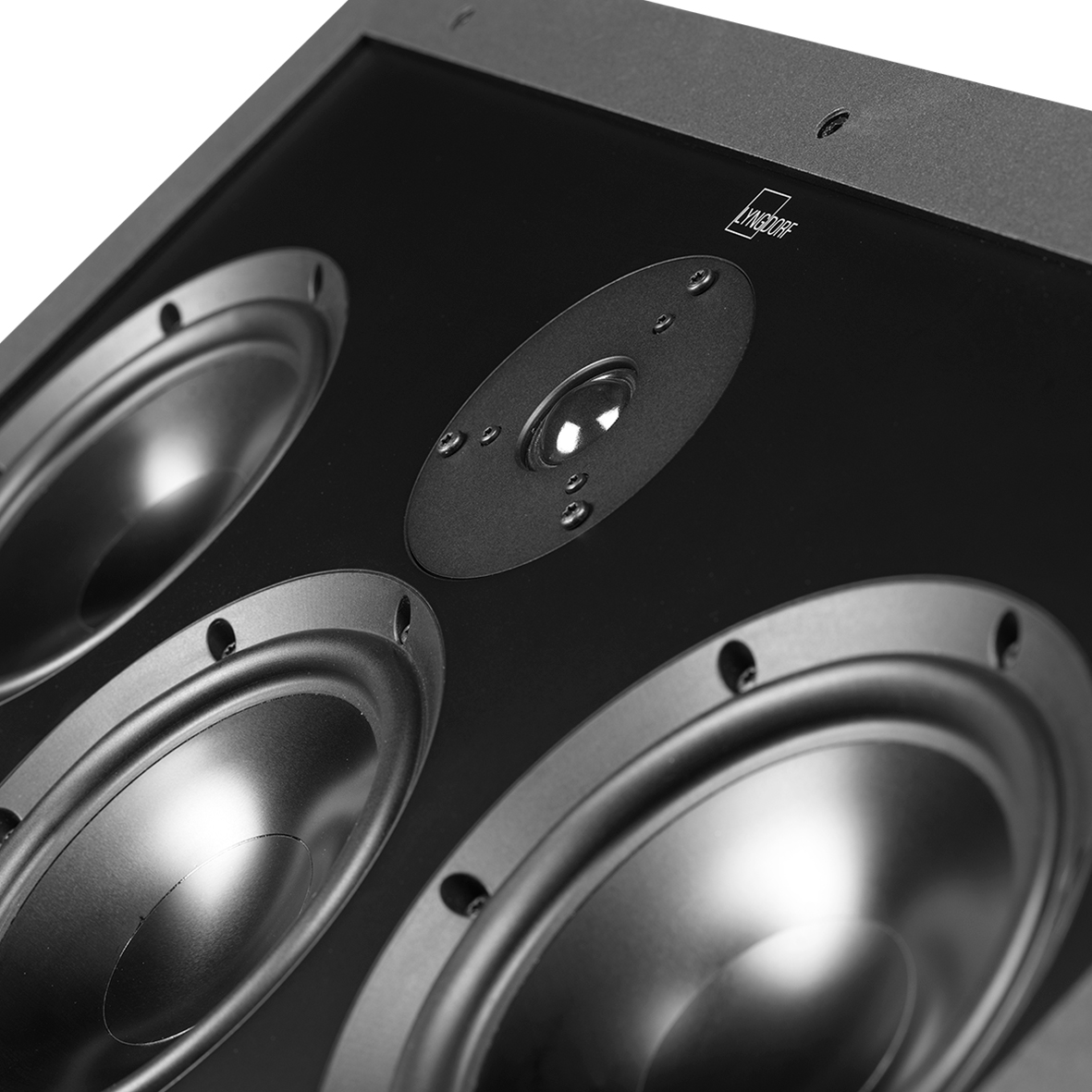 Lyngdorf D-500 Center close-up